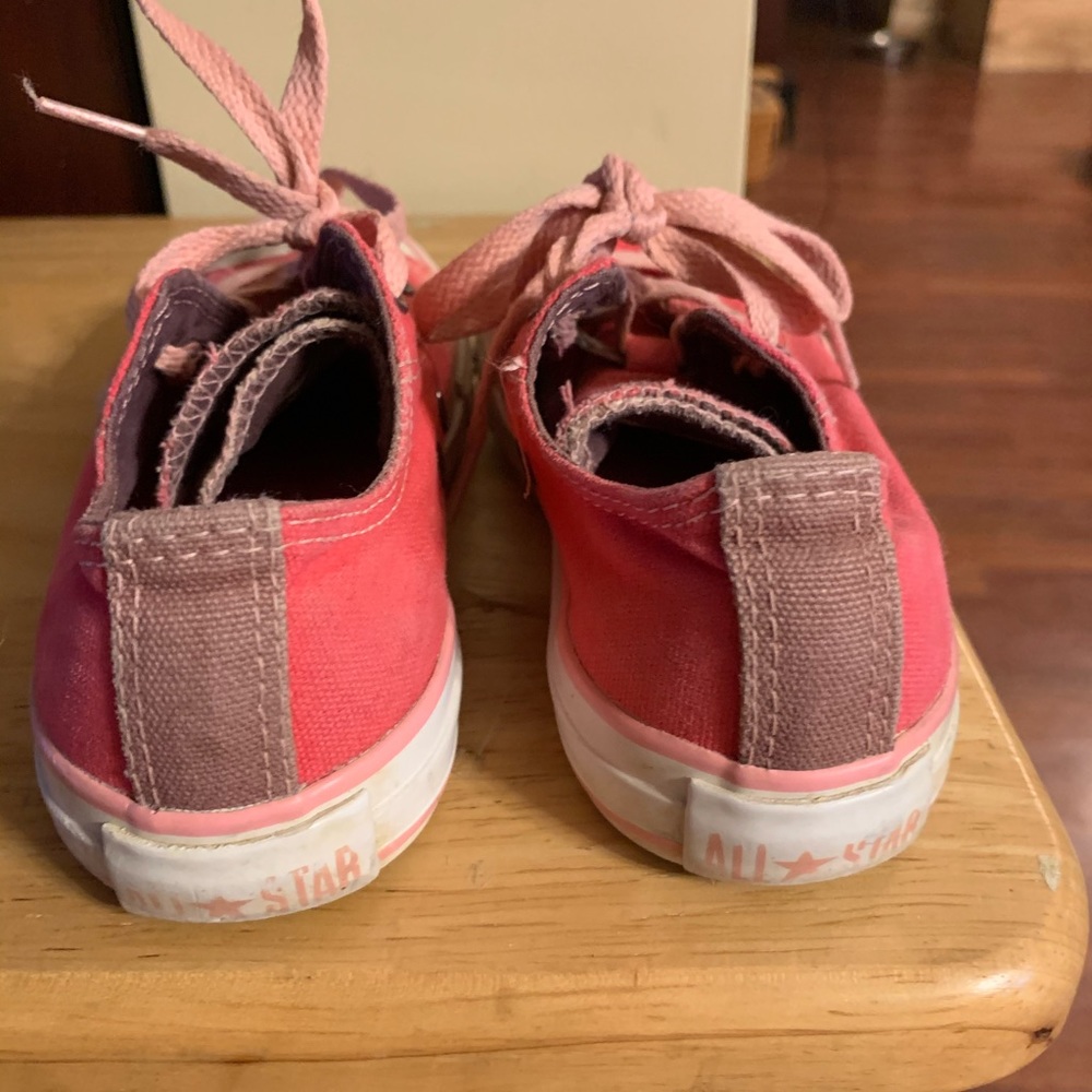 Converse - Picture 2 of 3